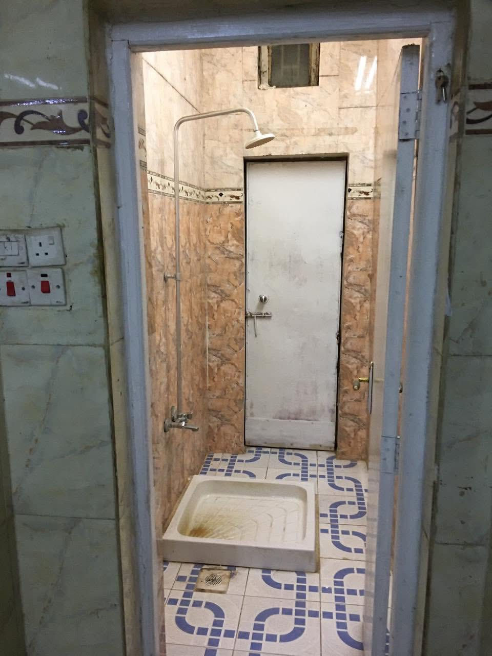 بيت الايجار حي الجامعه موقع ممتاز

3غرف مطبخ ستقبال وكراج ملحقات

اجار650  ***********
