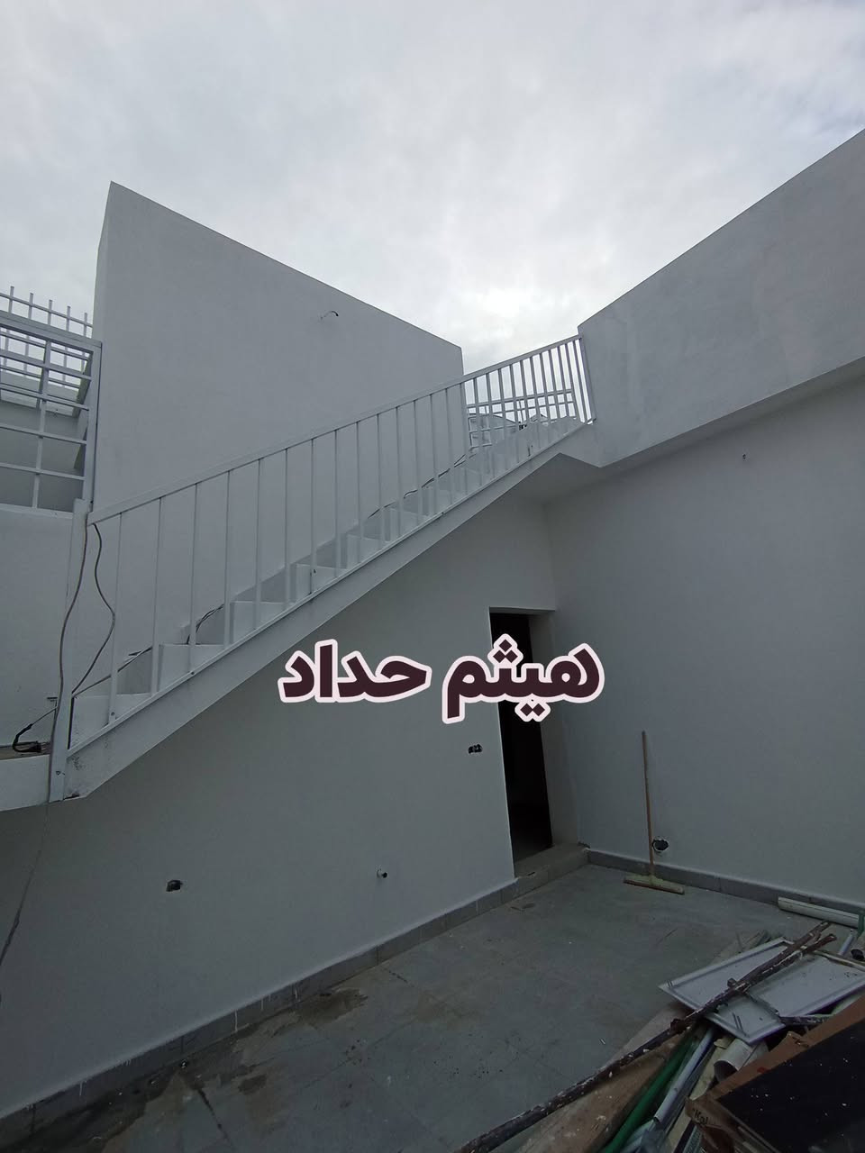 قفص منور و محجرات 
هيثم حداد 
***********
