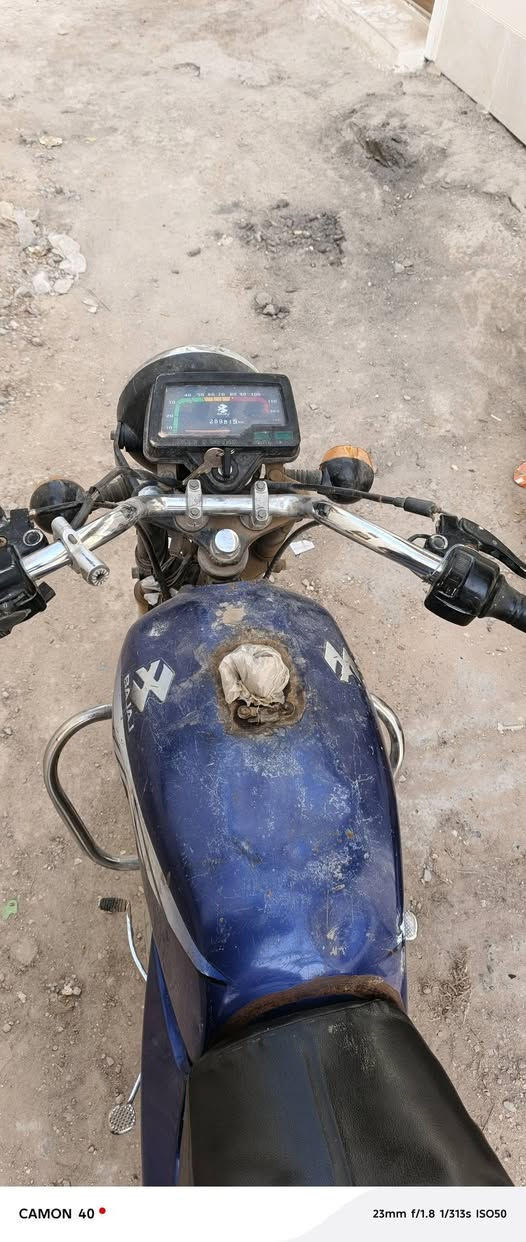 دراجه بوكسر موديل 2020 كلك اكفلها لك اوراقها ضاعن عندي دراجه تشتغل كلشي مابيها بس خيط بخار السعر 250وبيها مجال حك الجيه ***********
