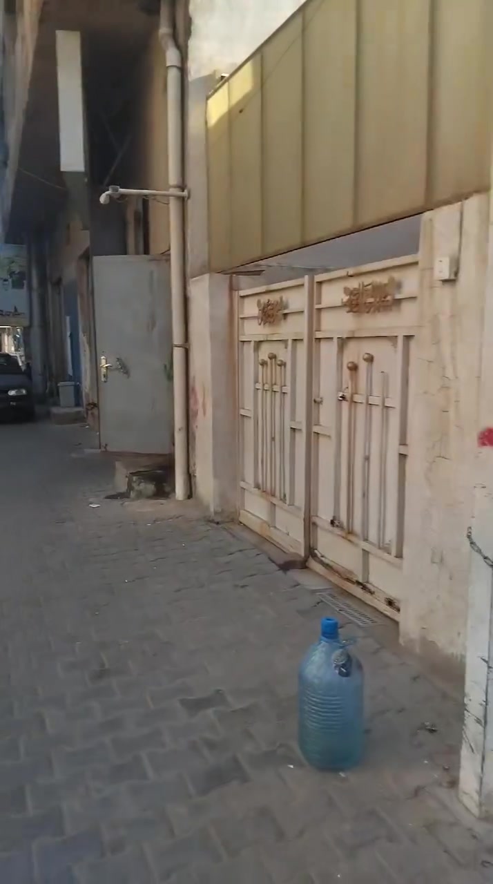 السلام عليكم بيت ٦٠م للبيع الحريه الثانيه م٤٢٦ تفاصيل بالفديو السعر ١٤٠ رجاء لحد يعلق تعليق غير لائق مايعجبك السعر اعبر المنشور تحياتي لكم الاتصال***********
