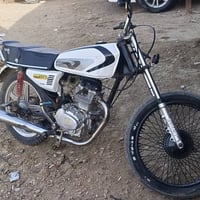 يراني للبيع اربعه كير محرك نضيف لا تبخير ولا تنقيص سعر ٢٥٠ قفل مكاني ر...