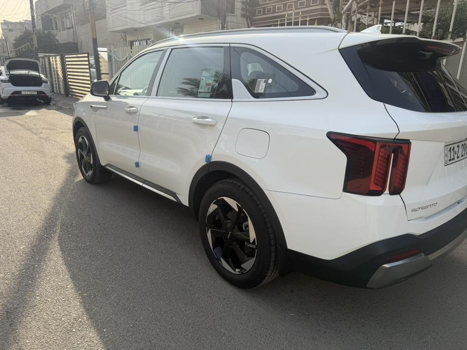 السلام عليكم كيا سورنتو
خليجيه ام الضمان 
موديل2025 
ماشيه 15
بحاله الوكاله
مواصفات:
6سلندر شاشه كبيره جي بي اس 
7راكب صندوك كهرباء 3 قطع تبريد 
كشنين كهرباء باب كهرباء 
حساس امامي خلفي شاحن واير ليس 
مري ترحيب تشغيل ع بعد كير ماوس 
السياره بدون صبغ وبدون ضربه 
مكان:الكراده
الرقم:***********
