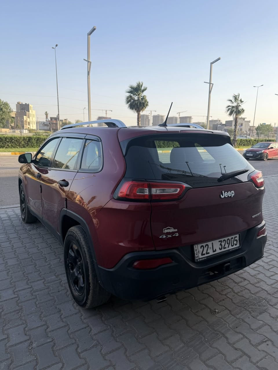 جيب بزون ٢٠١٤ للبيع سياره نضيف بدون حادث صبغ بالجنطه فقط وبيه بارد باب وره سائق سياره حلوه مكينه وكير وصدر كله جديد مكينه ٢٤٠٠ ماشيه ١٩٥ الف تبريد ثلج موصفات حلوه 
تدفه كشنات وسترين
تحكم ستيرن
تشغيل عن بعد
دفع رباعي
مثبت سرعه 
وبيه بعد موصفات
بدون فتحه 
سعره ١٢٥$ 
شرط تحويل 
سياره صاله فتره طويله عندي خير من الله 
اي ستفسار ***********
