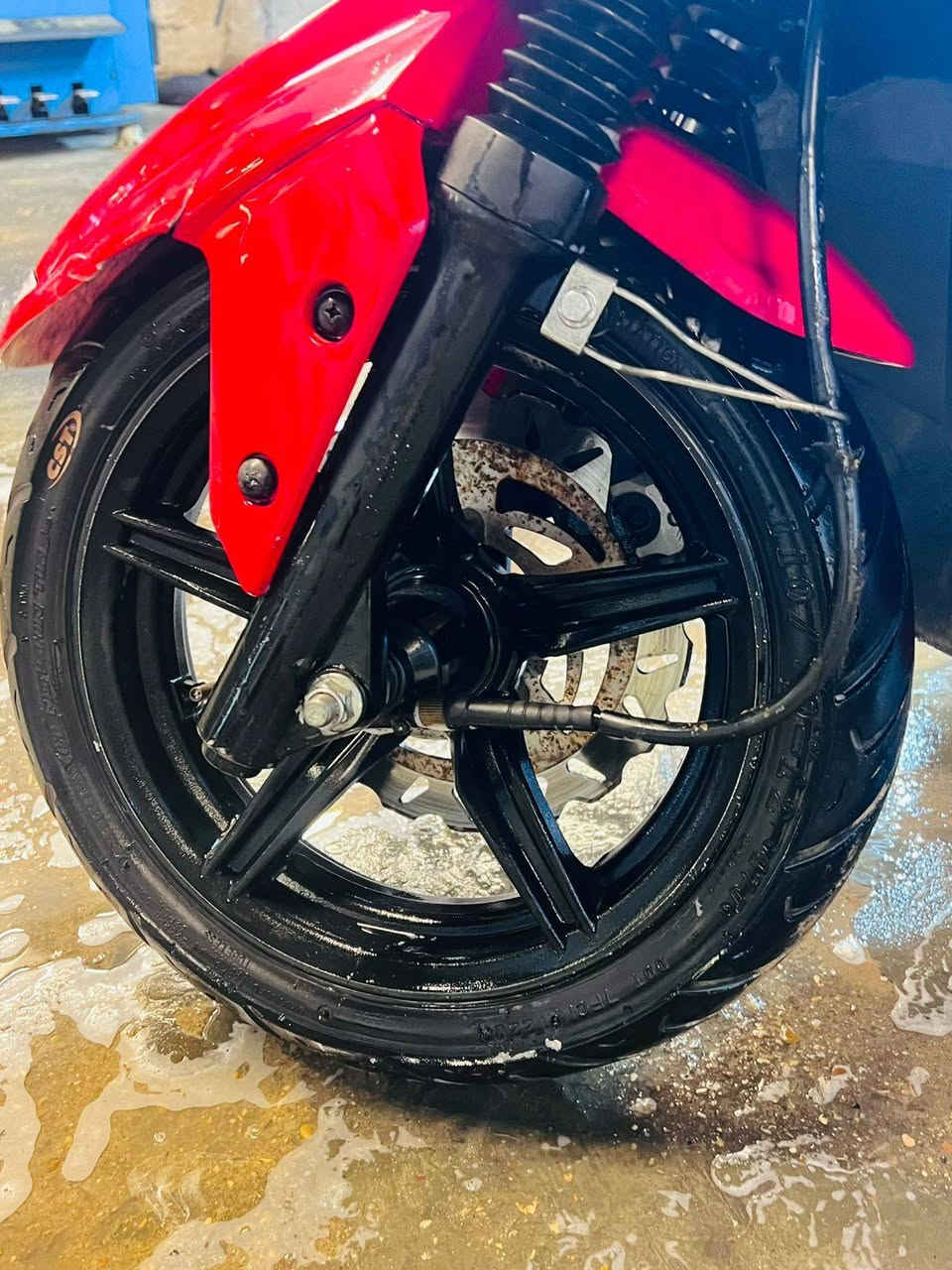 السلام عليكم سكنس شمعة 2020مكينته بل جيس شلعة معدل تخبل دراجة كهربائيات كلللهة شغال سعر900مكاني بغداد حي اور او مدينة ***********رقمي
