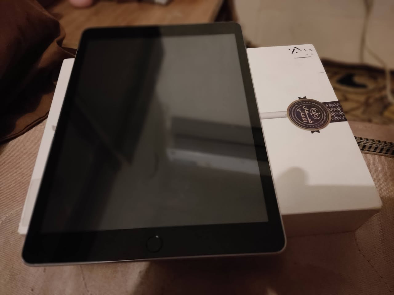 سلام عليكم ايباد 9 للبيع جهاز نضيف بطاريه فوك ال95 مبدل فقط كلاس اصلي يم الاماني 
والبصمه واكفه ذاكره 64   السعر 220 بي مجال بسيط عنوان كربلاء حي الاطارات رقم ***********
