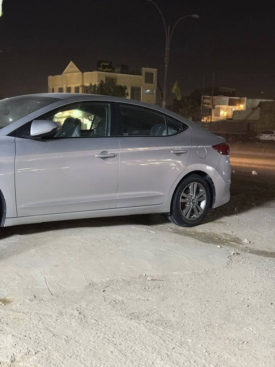 عليكم النترا للبيع موديل 2018
رقم بابل باسمي تحويل ثاني يوم سياره داخله كلين من امريكا فقط الدوسه ومكانين بارد وبيه هنا بلعراق باب الخلف السياق نكردت سونار موجود وياه ناشره وموضحلك كلشي ماشيه 117 الف ميل 
مواصفات عاديه 
تحكم بلمري 
وضعيات قياده 
مثبت سرعه 
ارضيه مغلفه جلد 
وشادله كاشف ضباب بايدي اجتي بدون 
ملاحضه مكينه وكير مكفولات فقط المكينه فاتح القبق مبدل واشر قبق ولفات والكير مبدل دهنه والتصوير موجود 
مكاني بابل شارع 80
رجاء كلشي ذاكرلك بلمنشور 
السعر 137 وبيه مجال ***********
