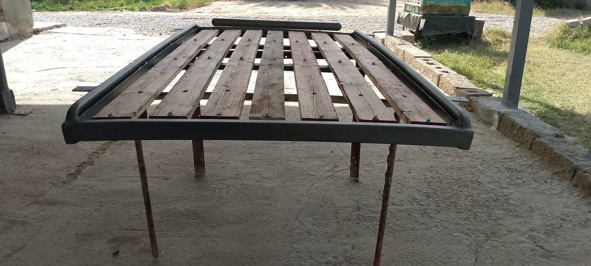 السلام عليكم
سوبايه سيدونا تفصال درجه اولى السعر 250 المكان ديوانيه ***********
