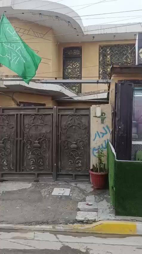 دار للبيع المساحه ٢٢٥م طابقين قرار ٢٥ يحتوي على استقبال وصاله ومطبخ وحمام داخلي وغرفة نوم عدد ٥  مع محل وصحيات خارجية كما موضح بالفديو حي النصر قريب على شارع السياحي العام الاستفسار على الرقم ***********
