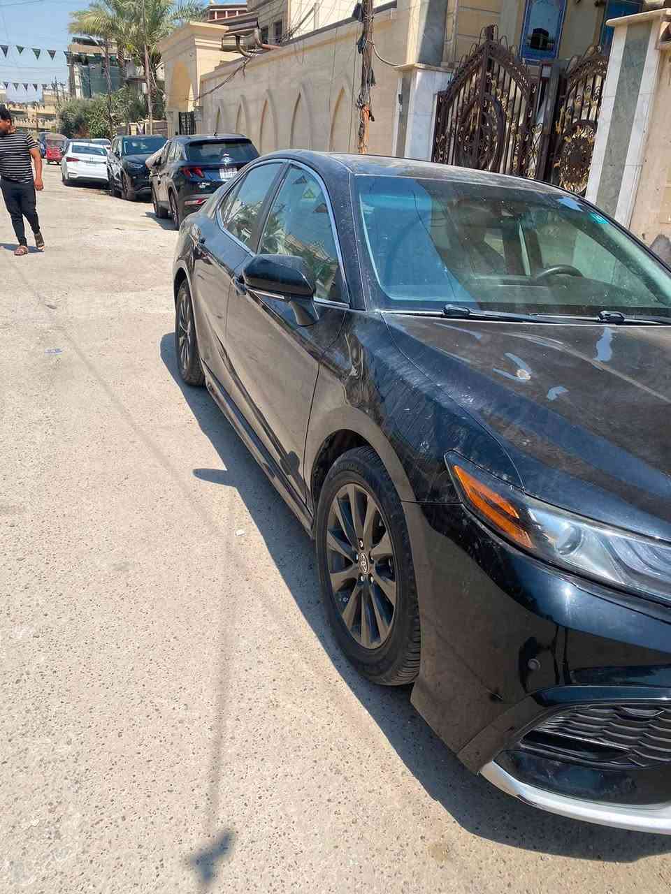 السلام عليكم مكلف بالنشر 
للبيع كامري هايبرد مكينه 2400 فول مواصفات رقمهه بغداد انكليزي مديل 2022 صور الحادث كدامك ماشيه 120 الف 

السعر 165 

‭***********‬
