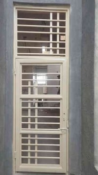 صبغ وتنضيف بيبان وشبابيك بسعار مناسبة الاتصال عل رقم 07866532427 أو مر...