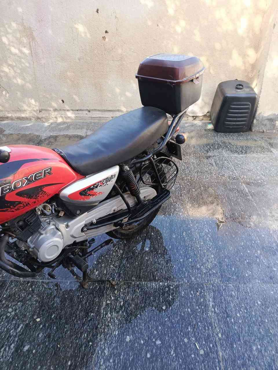 السلام عليكم بوكسر موديل 21 رقم انكليزي مكفوله الدراجه استخدام شخصي مكاني بصره حي الجامعه السعر 2500
رقم التواصل  ***********
