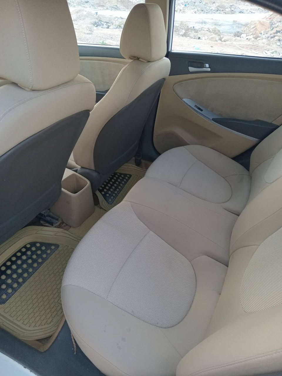 السلام عليكم اكسنت خليجي للبيع موديل 2012 مكينه 1600 قطرتين بسمي سنويه مجدد الكير بي مشكله بسيطه غير متواجد على الفيس إتصال ***********
