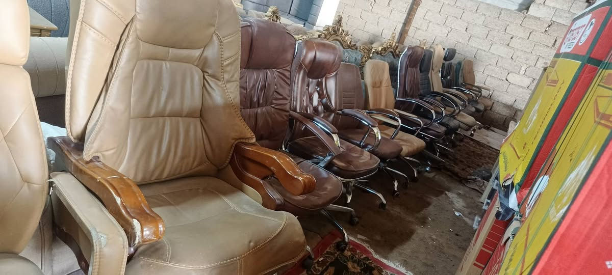 انواع الاثاث المستخدم والجديد في مزاد الرسول العنوان كاطون الرازي نهايه الشارع  لاستفسار ع رقم الهاتف *********** ملاحضه مستعدون لشراء كافه المواد المنزليه وغرف نوم 💤
