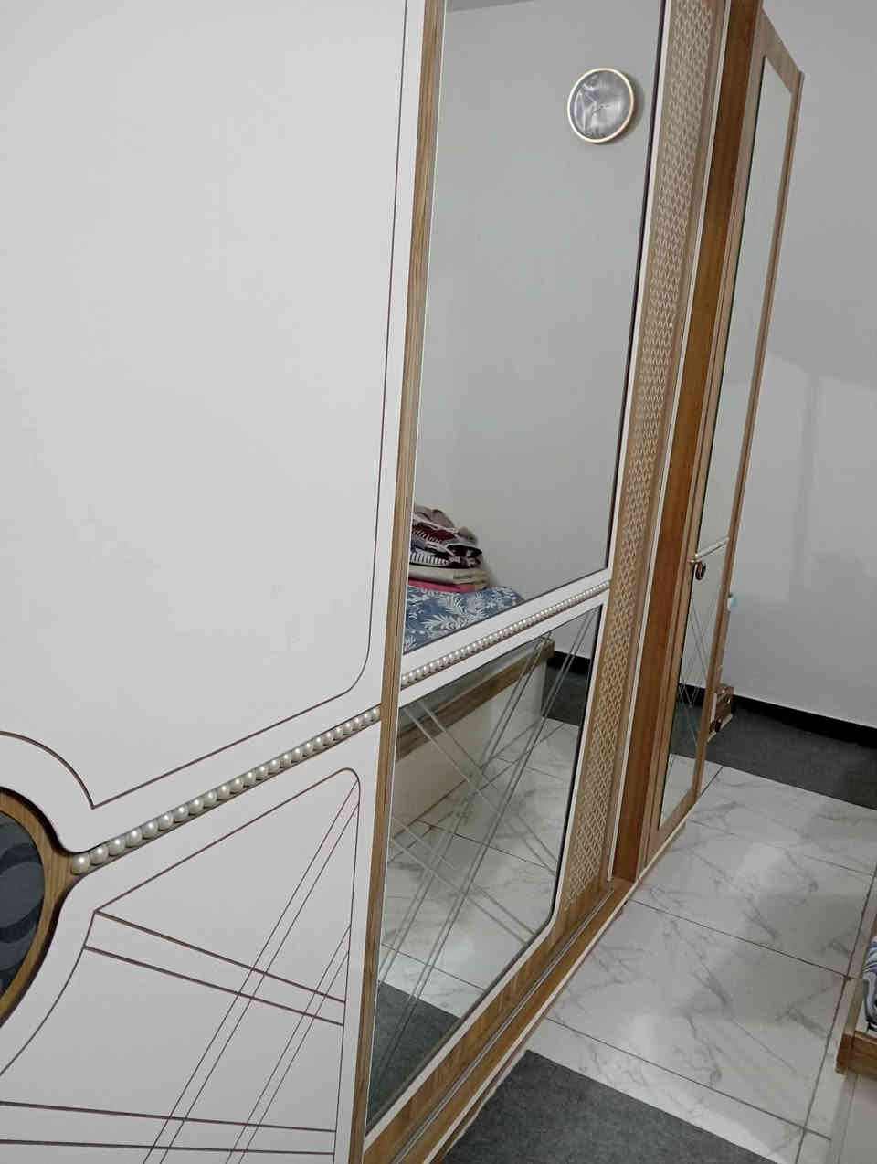 السلام عليكم غرفه للبيع بالنجف نظيفه جدا سعر 500
***********
