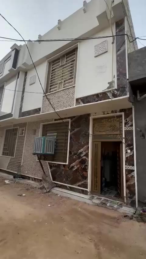 للبيع
بيت  في كربلاء حي العباس  الفرع الثالث طابقين بناء قبل سنتين جديد واجه مرمر  يبعد عن الامام مشي ربع ساعه  
الاثاث ممكن يباع مع البيت 
متواجدين اتصال فقط ***********
