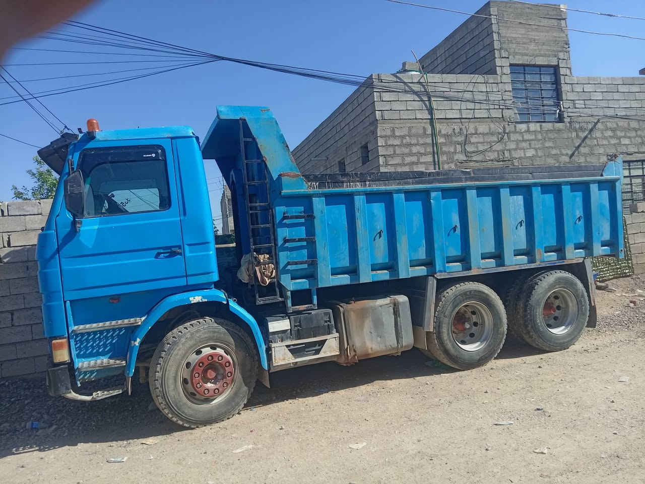 سكانيه سحال بلادي قلاب
موديل 91 تك قماره شاصي بلادي طويل 
محرك شرط✅
گير شرط✅
اكسل شرط✅
كير 5×5
تبريد ثلج ❄️
صدر جديد
تخم تاير جديد

ه‍ ‍***********
