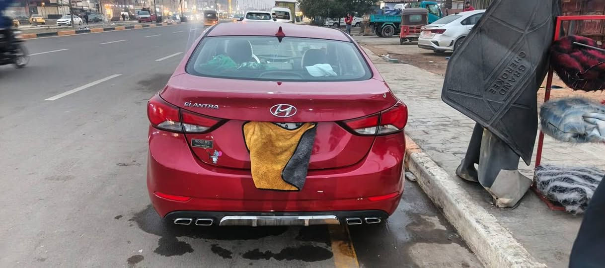 السلام عليكم النترا 2014بسمي سنويه لل28سياره جاهزه سعره 120وبيه مجال مكان السيارة  حي اور ***********
