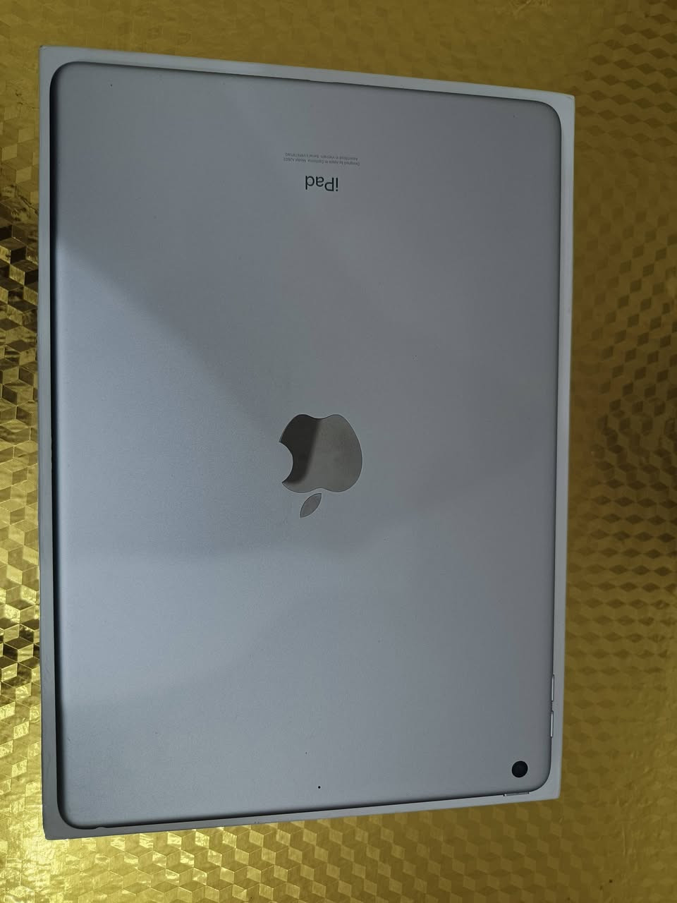 سلام عليكم ايباد9 للبيع استخدام جداً قليل 41مرة مشحون 
بطارية 98 ذاكرة 64 أخذته من الشريك قبل 8اشهر 
للتواصل ***********بي واتساب مكاني نجف
