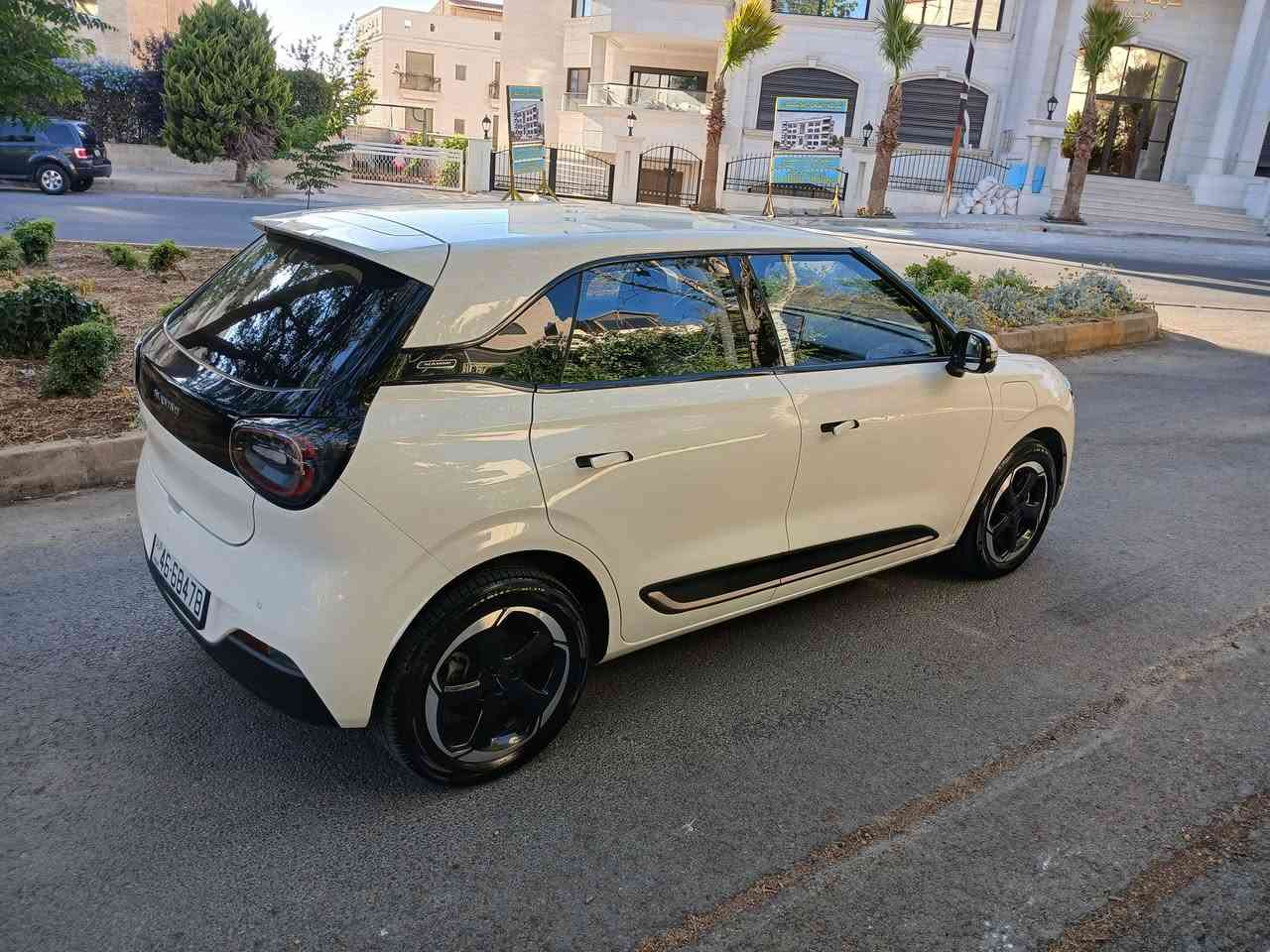 Nammi Box 2023 Dong fang ....SOH100 
((11900)) سعر 🔥 🔥 🔥 🔥 🔥  بطارية كبيرة 
جمرك اليوم فل اضافات أعلى صنف بحالة الزيرو 25000km
لون كريمي غرفة جلد، مقاعد كهرباء،مقاعد حامي بارد، بلتوث، طارة فل تحكم، حساسات خلفية، حساسات عجلات، 5 كاميرات،
بصمة ابواب، مفتاح ريموت، تشغيل تلقائي، هندبريك كهرباء، اتو هولد، مكيف تتش،شاشة كبيرة 13انش،شاشة 7 انش، شاشة أعطال، زنون أمامي، ليد نهاري، موري طوي، USB,GBS,ABS, جنط 17انش المنيوم، وسائد هوائية،شاحن أصلي، ارضيات أصلية 6D,شاحن وير ليس، 
غمازات على المري الجانبية، مدخلين شحن، بطارية 43, تقطع في الشحنة 430km,مانع انزلاق، موسيقى ترحيبية،أنارة اتوماتيكية،
وضعيات قيادة متعددة،انارة داخلية LED, زجاج هارتوب دبل،
للاتصال 0795581976


**إذا كنت صاحب هذا الإعلان وتريد حذفه لأي سبب، رجاءا أرسل رسالة إلى الدعم الفني**