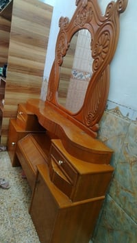 ميز لمرايه • ٢م عرض • زاوية ١٫٢٥م