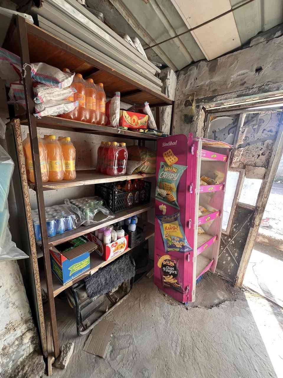 محل أسواق للبيع مع 4عارضات الاتصال عبر الرقم 
***********
