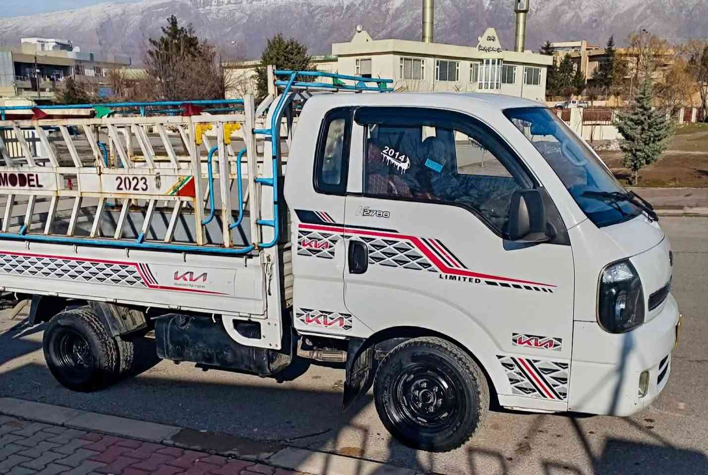 kia 2700 * 2014
Nrx / 💰( 60 $ )💰
Mobile / 0770 147 5784 ☎
Mobile / 0751 196 0725 ☎
**  **  **  **  **  **  **  **  **  **  **  **  **  
ســاغ ســاغ  ســاغ
کیــای ٢٧٠٠
مۆدێــل / ٢٠١٤
گێڕ عــادی
٥ گێڕ   بە بەگەوە ٦ گێڕ
علوجە هیچی نیە
ماڵی مەدەنی و دزیاری بەشەرت
پەمپ و مەکینەی تەشفیت کراوە بەشەرتی فیتەر
گەرمی و ساردی بەشەرت
شانسی تەقیوی  هیچ پێوە نیە
دەعم و لێدراوی نیە
لەسەر ساغــی پەمپ کراوە
تایەی نیوداشتە
کارەبایی و ناوگێچی هەموی مەزبوتە
❌مشتەری پەیوەندی بکە بە خــاوەنی تکــایە👇👇👇
ژ.م / *********** 📞
ژ.م / *********** 📞
نــرخی سەیــارەکە / ( ٦٠ )گەڵا و مەجــال
ناونیشــان / پیرەمەگرون 

.

. السليمانية, العراق
