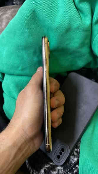 سلام عليكم آيفون اكس ماكس للبيع مبدل شاشه  مكسور الضهر ولبطاريه علا وضعيت الشركه ما مبدله السعر١٧٥وبي مجال مكاني بغداد زعفرانيه رقمي ***********
