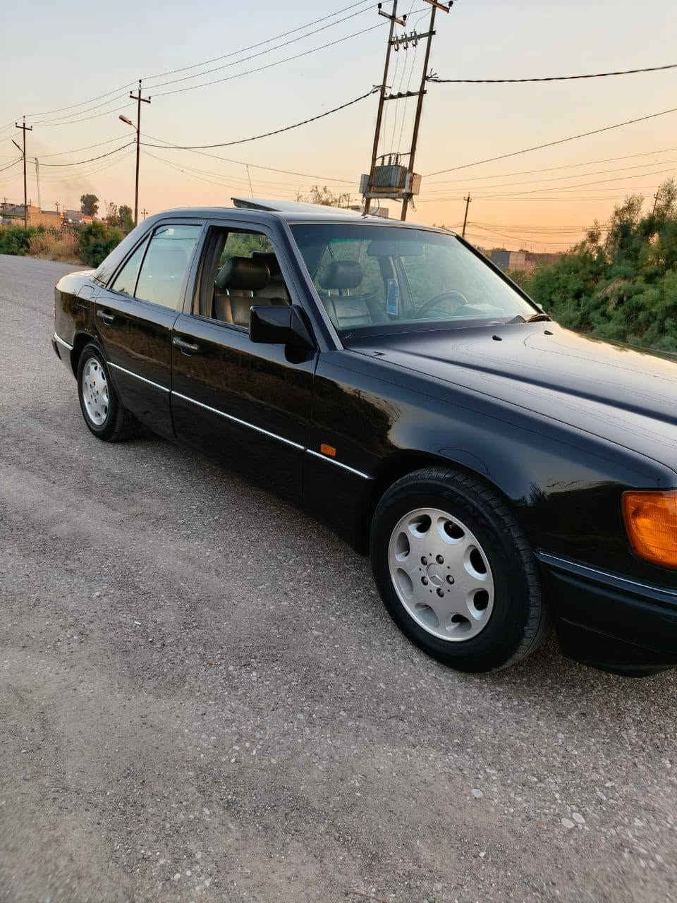 مارسدس دب لون اسود موديل 90 صبغ عام جماليه شرط  التحويل تبريد شغال محور 3000. مكينه. vvt.
عنوان موصل 

***********
