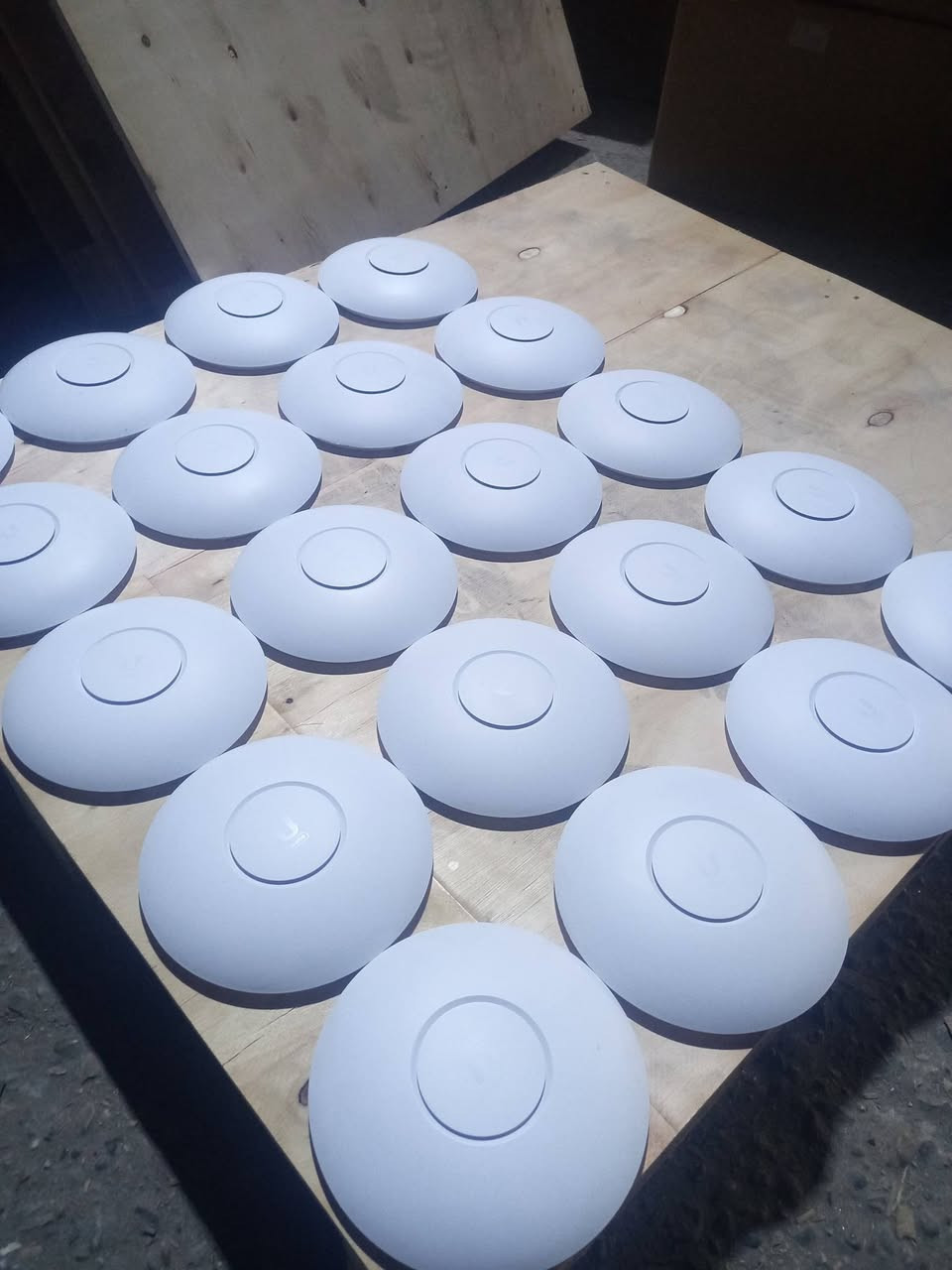 تصفيه مخازن فقط تلف كارتون
U6 pro 
جديد فقط تلفون كارتون غراضه كامله
30-35 قطعه 

توصيل موجود 
***********
