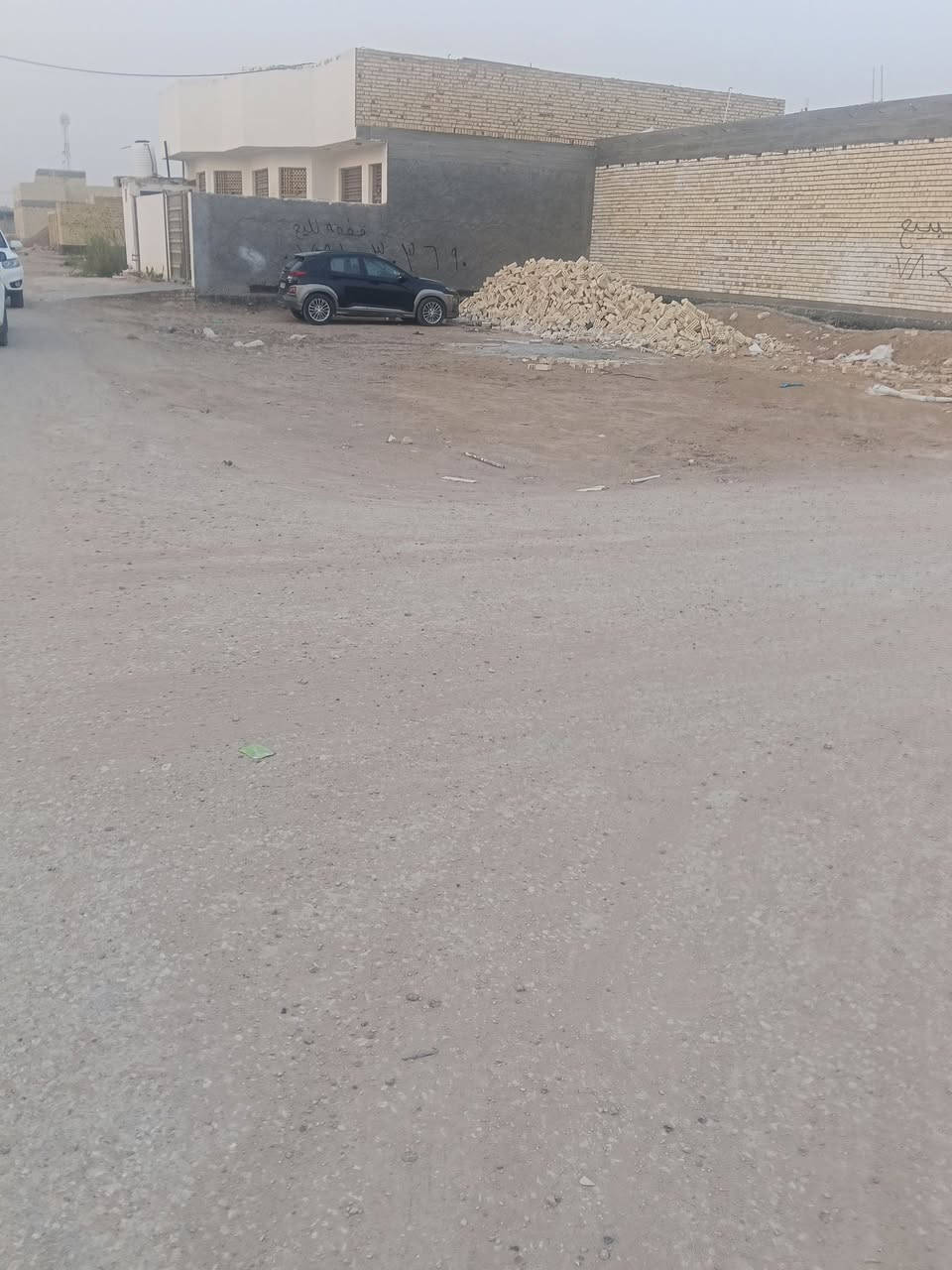 البيع200متر قطعه مدفونه عله شارعين عله شارع جفل وايضن علع شارع امستشفه بنص مكانه حلو كلش للبيع سعره  استفسار  بهذه رقمي ***********
