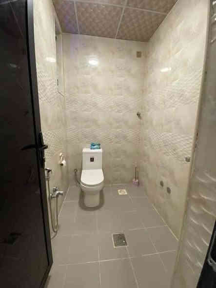 ✅الشقق كله مجره او المحل ماجر 
#اسلام_عليكم_عماره_تجاريه_للبيع_100متر_واجه6اوربع _اونزال 16)))) تحتوي على 3شقق +محل كبير

الشقه الطابق الرضي تتكون من غرفه.نوم1سويت+صاله هيه مطبغ+حمام))الشقه طابق الثاني تحتوي على 2غرف نوم+صاله+مطبغ+صحياته+الشقه الطابق الثالث صاله كبيره+غرفه نوم1))المحل مجر اب 250الف 

وارده الشعري مليون او350الف العنوان بغداد الدوره حي دجله مربع الذهبي العماره كله اماجره ***********((***********
