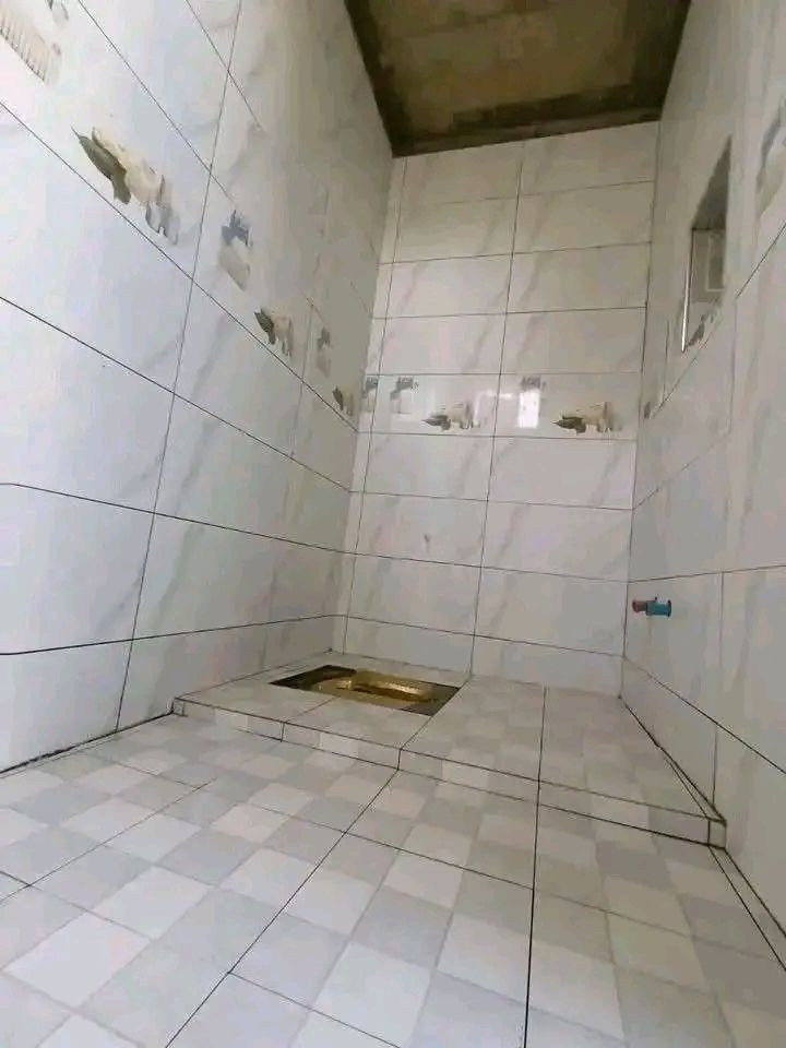 خلفه سيراميك درجه اولى متفرق حاليا مكاني بغداد ***********
