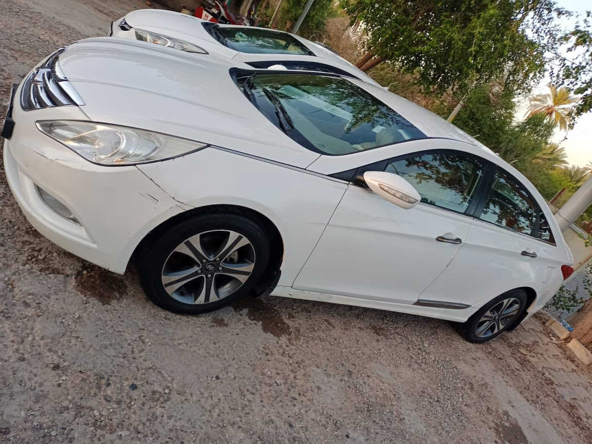 سوناتا خليجي 2011
محرك 2400. دوش
سياره نظيفه حيل مال جناي 
السعر 120 ورقه 
تعال وشوف بعينك 
***********
