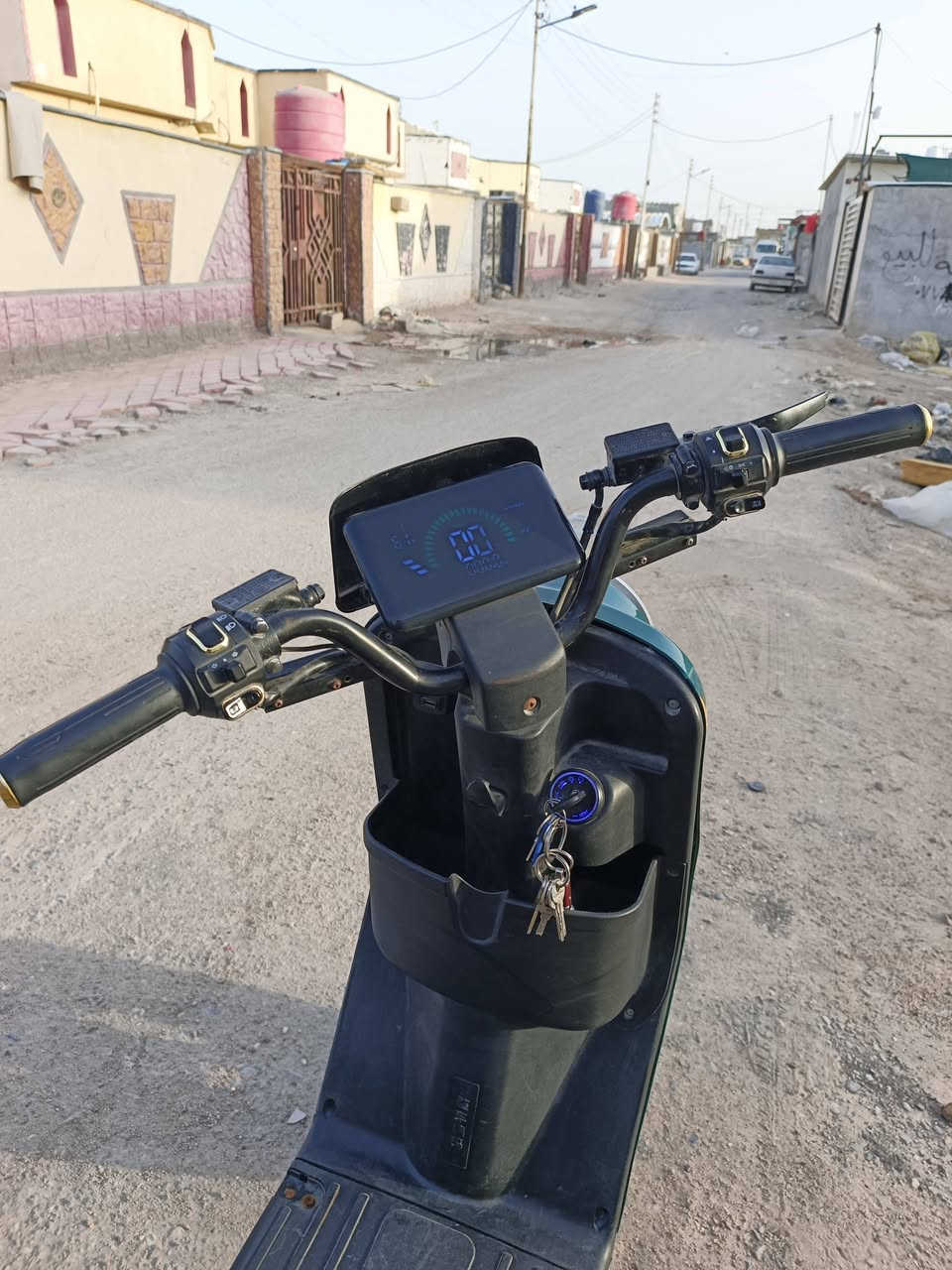 سلام عليكم دراجه شحن R11 كفاله عامه 5 بطاريات 32  ملف 2000 كهربائيات كامله MB3 شغال بصمه كارت سويج  حساسات كامله نضام ***********R.
