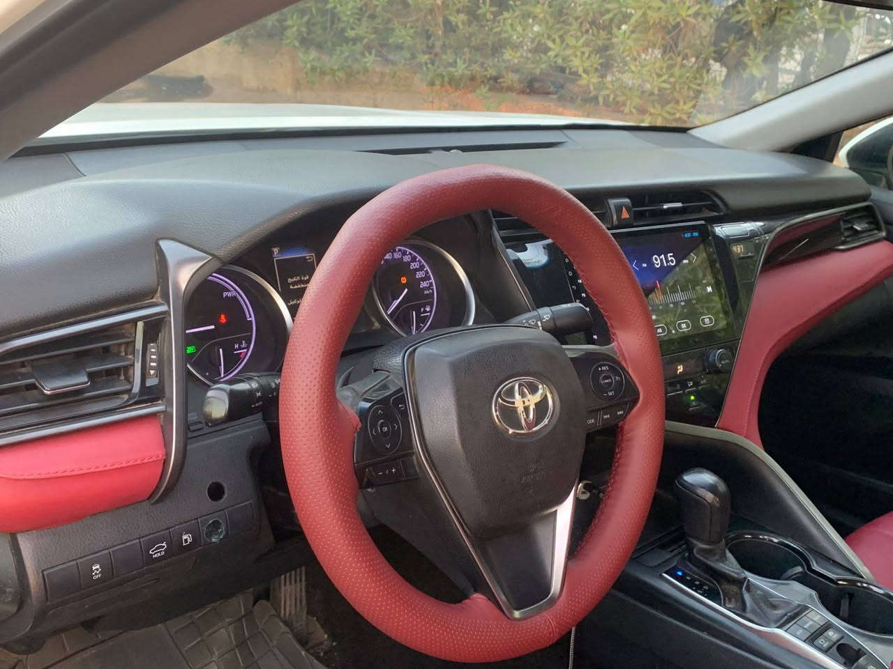 السلام عليكم
تويوتا كامري 2018 محدث 2023 (هايبرد) 

خليجي تكسي دبي 

صبغ عام اصل ابيض 

نظيفة جداً السيارة 

كير محرك نضيفات 

بصمة بلادى لمس 

شاشة لمس 

كامرة

حساسات

تبريد قطعتين 

تخم تايرات جديد

كشنات جلد لون احمر  

نقاط عمياء

اشاير بالمري

تحديد مسارات 

سايد بريك دكمة

اوتو هولد

السيارة مرقمة بغداد وبأسمي

للأستفسار ***********
