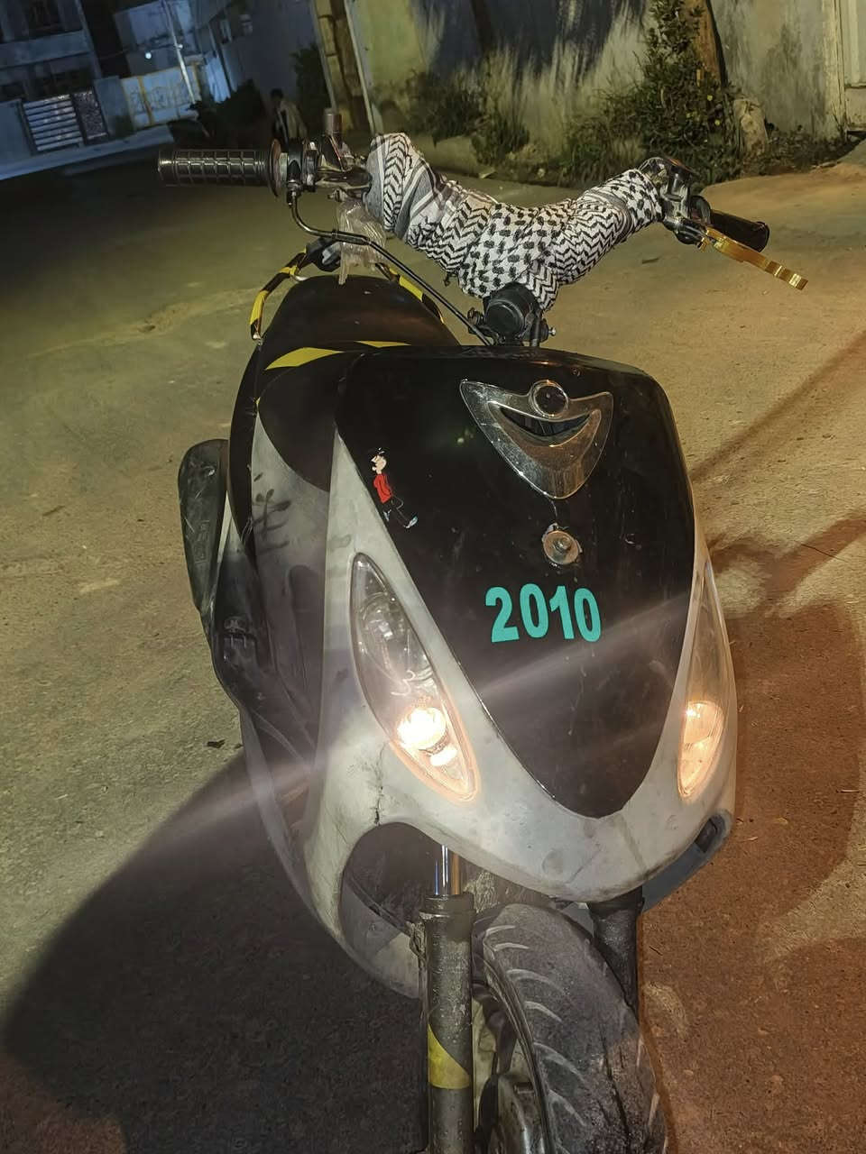 سلام عليكم دراجه ماكس منغولي للبيع او مراوس بعدله 
كهربايات كامله
كفرات ختم واحد ويا المكينه
كفرات كامله
بوشه 49
الدراجه كلها بلاد
السعر 300 وبيها مجال حك الجيه
المكان ديالئ بعقويه التحرير 
الرقم ***********واتساب
