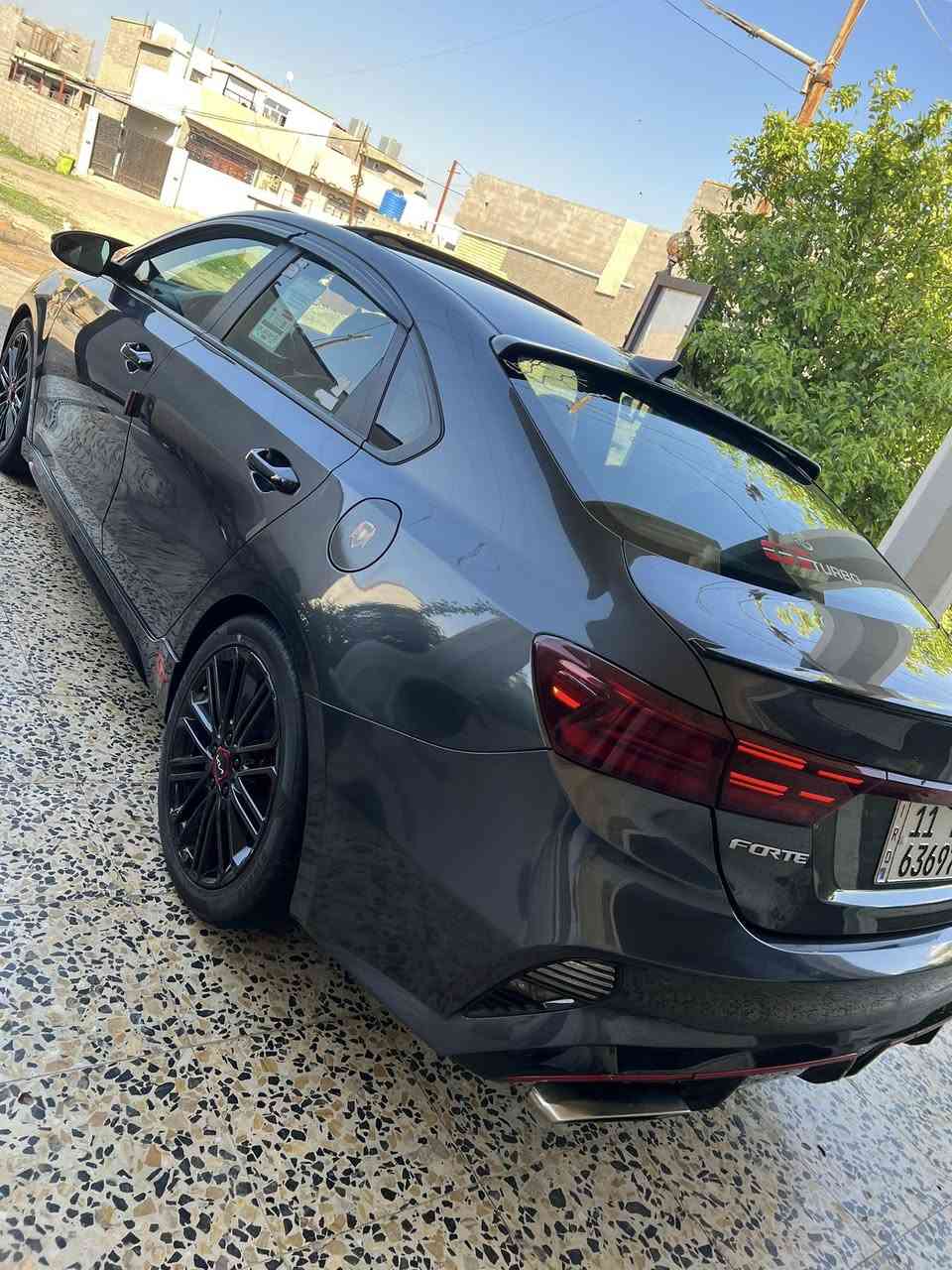 السلام عليكم
كيا فورتي Gt اعلى فئه بل فورتي 2023 ماشيه 30 الف 
 رقم بغداد  ب اسمي 
كشن  كهرباء  و تدفئه وتبريد فتحه 
وباقي مواصفات ال gt معروفه 
حادث السياره قبق جنطه وربع جاملغ وبدلت قبق جنطه بلادي نفس اللون شرط بلادي مو تجاري بدون شواصي بدون ايرباك  باقي السياره كفاله حته من الشخط 
جديده وبل عافيه عل ياخذه 
عنوان السياره بغداد 
*********** بس واتساب 
معروضه ب 162 وبيه مجال
