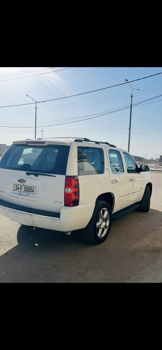 سلام عليكم تاهو مديل 11 سياره وارد  خليجي. صار بيه. صبق بل جاملقً  امامي  ول باقي كفاله عامه سياره جديده بمعنه كلمه. سياره ما متعوبه سياره مالت واحد جناب.   كير محرك  كله بل كرتون.   تخم تاير  بيه    مكان سياره بصره  ابو خصيب   رقم هاتف ***********
