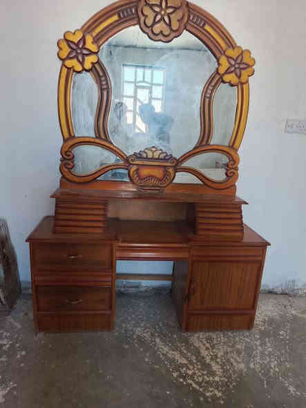 غرفة خشاب نضيفة وبسعر مناسب سعر1100وبيهة مجال شي قليل 
رقم تليفون ***********تصلو علية بس لحد يكسر بسعر فدوة اروحلكم
