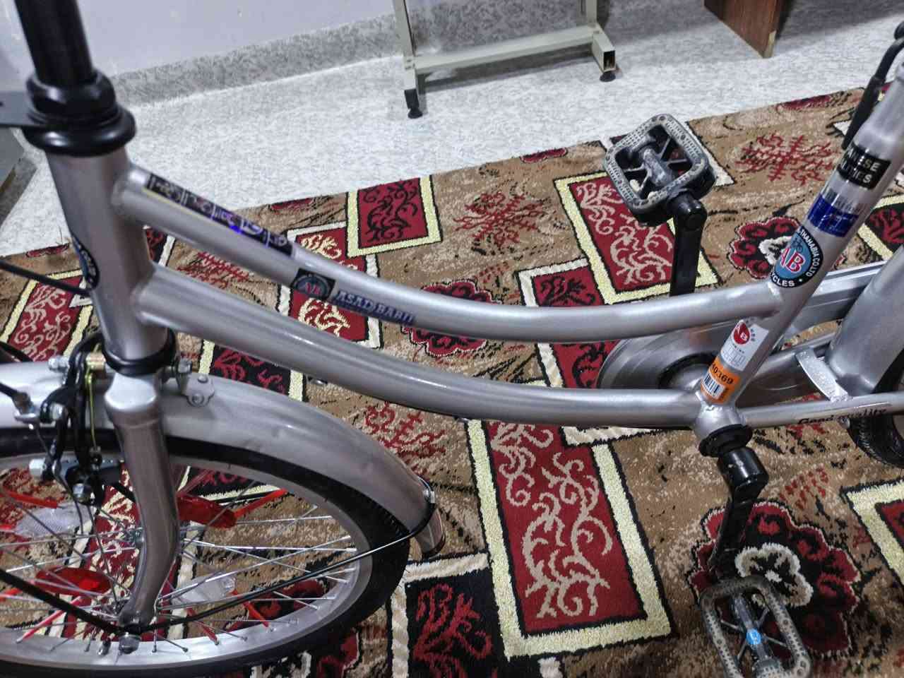 سلام وعليكم شباب بايسكل سياحي حجم ٢٠باله مختم سعر١٣٠وبي مجال
***********
