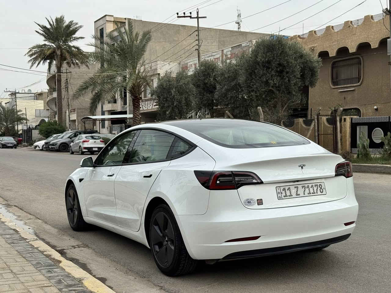 تسلا 2023 رقم بغداد بسمي
سياره كلش نضيفه مال جناي ما بيها نقص 
صور حادثها موجوده ويا صورها ارباك سليم فقط برده 
سياره بيها بابين مبدل اصلي ثنين صبغ بل خارج بدون حادث
السعر 158 بيها مجال للشراي 
الاستفسار *********** مكاني بغداد السيديه
