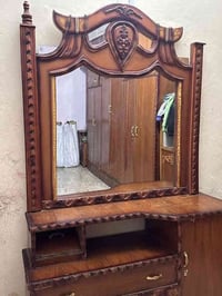 غرفة أخشاب متكونة من كنتور ابو 6 طابقين + ميز مراية + وجرباية + زاوية ...