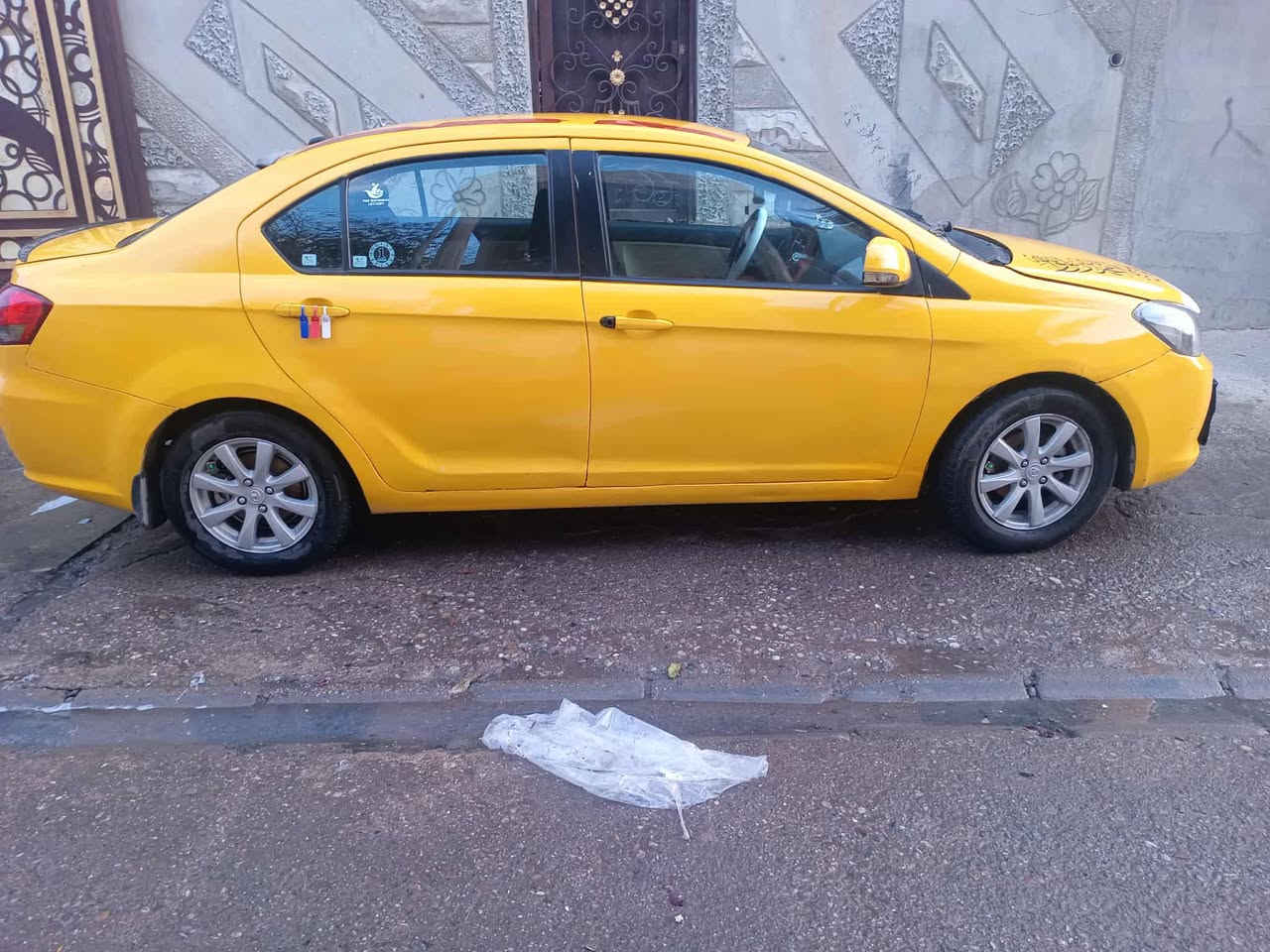 السلام عليكم كريت ويل موديل ٢٠١١
رقم بغداد مشروع وطني لحد ٢٨ محرك يارس شرط كير عادي شرط تحويل والوكالة 
سياره بيها تصفيات جاملغ امامي طرف سايق مبدل بدون دواخل تبريد شغال تدفئة شغاله صدر امامي خلفي جديد تخم تاير جواها نقابه صفر …  غرفتها جديده 

بطاقه بانزين ممقدم لها  السعر ٤٦ورقه وبيها مجال قليل حيل 

مكان سياره كركوك 
رقم تلفون ☎️ 

***********
