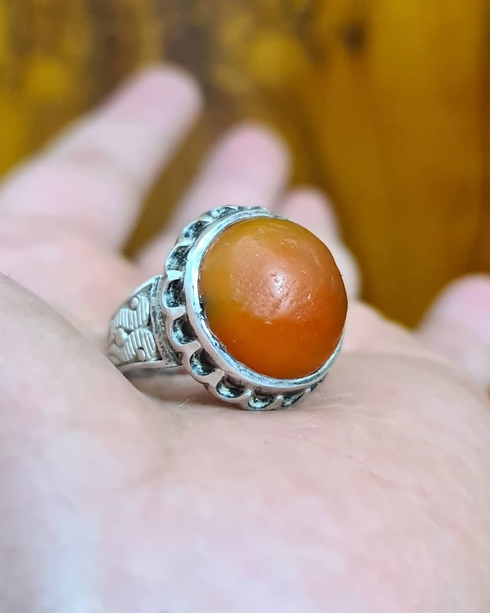 للبيع عقيق يماني قديم شكلة انتيكة صياغة قديمة 
يوجد توصيل ان شاء الله قياس الخاتم(24)


**إذا كنت صاحب هذا الإعلان وتريد حذفه لأي سبب، رجاءا أرسل رسالة إلى الدعم الفني**