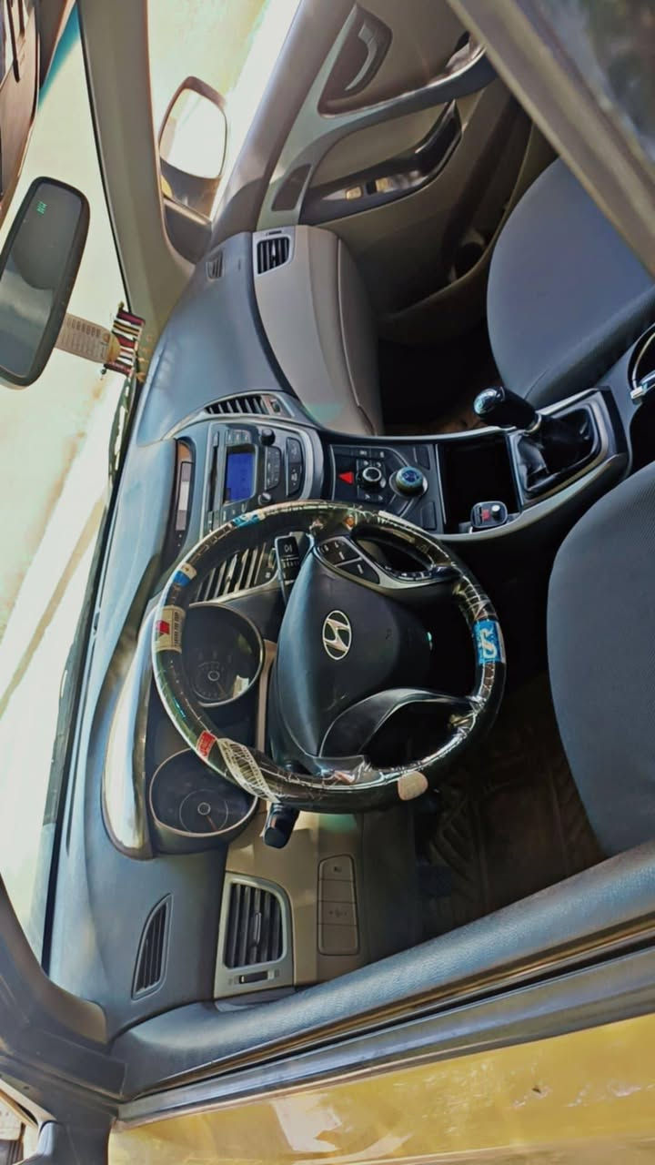 اسلام عليكم هونداي النترا للبيع موديل 2014 كير عادي مكينه 1800دوش حداديه جديده السيارة بسمي تحويل مباشر السيارة بيها خط كربلاء نجف السعر 92 اوبيها مجال قليل***********
