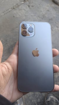 آيفون 12 برو ماكس • مقفول ايكلود • فيس ايدي مبدل