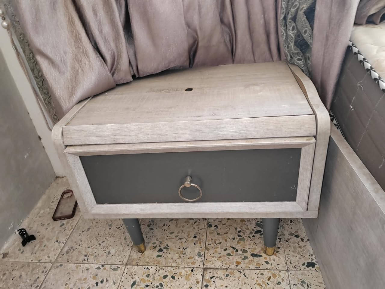 السلام عليكم غرفة نوم تركيه للبيع المكان الكاظمية الضباط السعر 400 رقم الهاتف ***********
