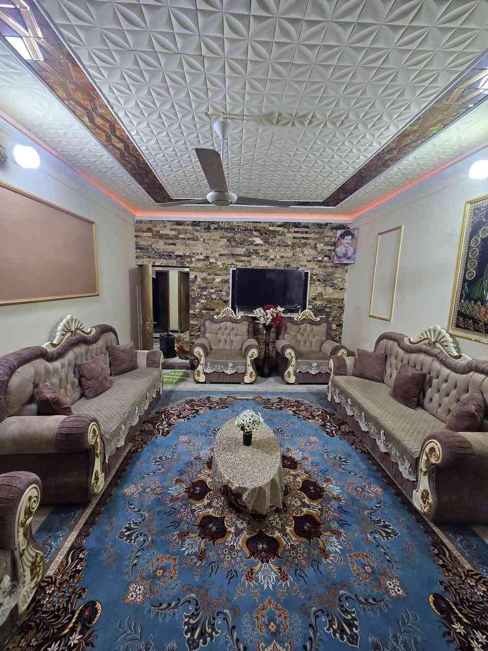 السلام عليكم
اللهم صلي على محمد وآل محمد 

دار طابو صرف حي المهندسين معمر تعمير جديد الكاع مرمر عل الشارع العام  بل السره الجامع الصدرين  الشارع الي يربط حي المهندسين  بحي العسكري المساحه ٢٢٠ طابقين يتكون من أربع غرف وصاله ومطبخ ومخزن طعام ومجمع صحيات داخليه وخارجيه (***********)استفسار اكثر
