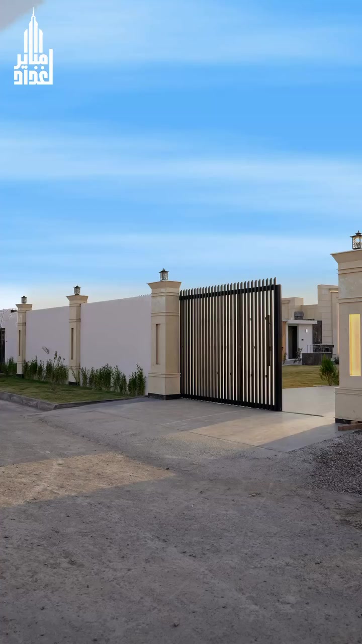 � فلتين متشابهات بتصميم فخم ومواصفات راقية جداً
كل فيلا تحتوي على غرفتي نوم، صالة كبيرة بإطلالة مباشرة على المسبح والحديقة، مطبخ إيطالي فاخر، جلسة خارجية، حديقة كبيرة، مسبح للأطفال، مسبح للكبار، وجراج سيارات كبير 🚗🏊‍♂️🌴
✨ فيلتين ممتازات جداً تجمع بين الفخامة، الراحة، المساحة، وجمال التصميم، ومناسبة جداً للسكن العائلي الراقي أو للاستثمار المميز 💎🏠

🏠🌟 
نسخة أفخم وأقوى للإعلان العقاري
 🌟🏠

✨ للباحثين عن الفخامة والتميز…
نوفر لكم فلتين متشابهات بتفاصيل راقية جداً وتصميم عصري يخطف الأنظار 😍🏡

🔹 غرفتي نوم مريحة ومرتبة 🛏️
🔹 صالة كبيرة جداً مطلة على المسبح والحديقة 🛋️🌴🏊‍♂️
🔹 مطبخ إيطالي فاخر 🍽️✨
🔹 جلسة خارجية أنيقة 🌿☕
🔹 حديقة واسعة جداً 🌳🌷
🔹 مسبح للأطفال + مسبح للكبار 👶🏊‍♂️
🔹 جراج سيارات كبير 🚗🚙

💎 فيلتين قمة بالفخامة والهدوء والخصوصية
💎 مناسبة جداً للسكن الراقي أو للاستثمار المضمون
💎 تصميم يخليك تعيش الرفاهية بكل تفاصيلها ✨🏡

🪄✨ 
عبارة ختامية فخمة جداً:

🏡💖 إذا تدور على السكن الراقي والفخامة الحقيقية… هاي الفيلتين هي الاختيار الأمثل إلك
🌴✨ راحة، خصوصية، مساحات واسعة، ومواصفات متكاملة بكل معنى الكلمة ✨🏊‍♂️🚗
للأستفسار : ***********
***********
