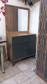 مكلف بنشر غرفه مال نوم بهاذه الشكل البيع ٠٧٧٠٤٢١٥٧٦٦ نتصل عليه